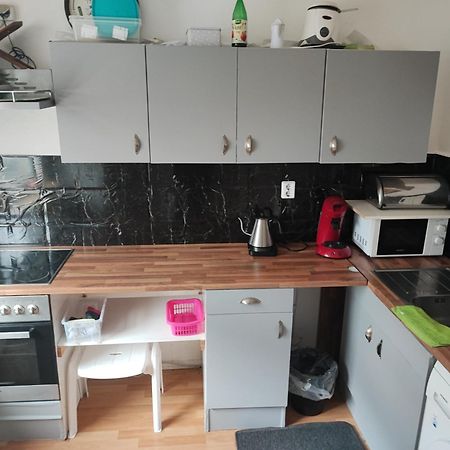 Zum Flughafen Apartman Düsseldorf Kültér fotó